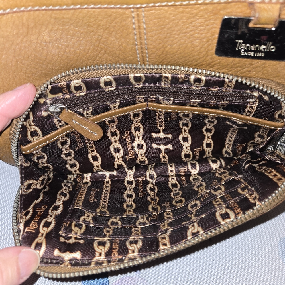 Tignanello leather crossbody purse - Picture 3 of 15